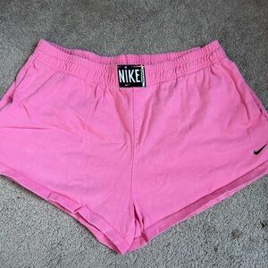 NIKE SHORTS
